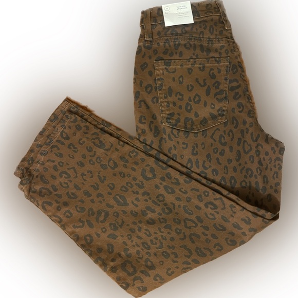 Universal Thread Denim - NWT G2 Universal thread leopard print Vintage straight legs Jean's color